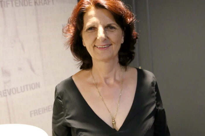 Und es waren an die 400 Eltern, Omas, Opas und Interessierte, die Volksschuldirektorin Christine Mair im Andromeda-Saal des Kunsthotels willkommen heißen konnte. 