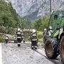 Ein kurzes Unwetter mit heftigen Sturmböen hielt die Feuerwehrleute im August auf Trab