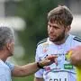 WOLFSBERG,AUSTRIA,13.SEP.25 - SOCCER - ADMIRAL Bundesliga, Wolfsberger AC vs Red Bull Salzburg. Image shows head coach Dietmar Kuehbauer and Dominik Baumgartner (WAC).
Photo: GEPA pictures/ Avni Retkoceri