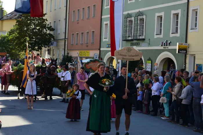 Den Zuschauern wurde ein Blick in die Vergangenheit der Heimat und der Tradition gewährt und aufgezeigt