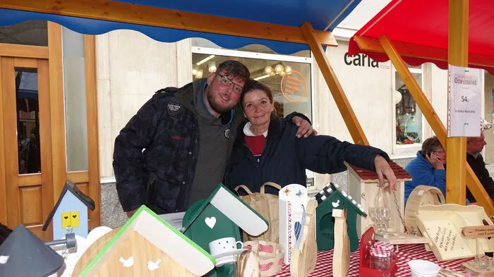 Obwohl die Sonne am Freitag nicht vom Himmel lachte, ließen es sich die Weststeirerinnen und Weststeirer nicht nehmen, beim Ostermarkt am Voitsberger Hauptplatz vorbeizuschauen. 