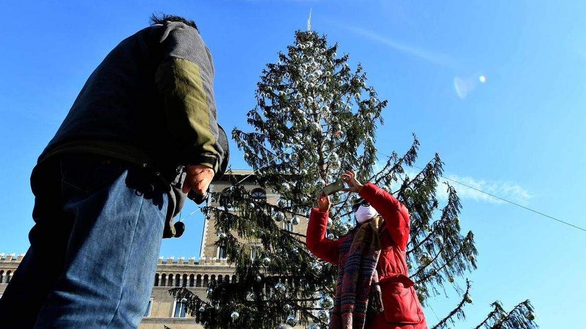 Die Stadt Rom trauert um ihren Christbaum