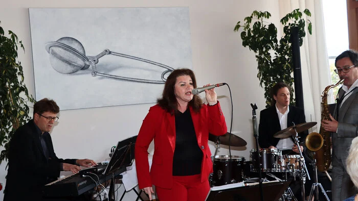 Für die musikalische Umrahmung bei der Osterovation  Matinee sorgte die Gruppe „Swingstars“ mit Harald Ruter (E-Piano), Michaela Simschitz (Vocals) Gerfried Krainer (Drums) und Harald Simschitz (Saxophon).