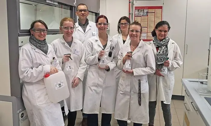 In Leoben wird Desinfektionsmittel selbst hergestellt