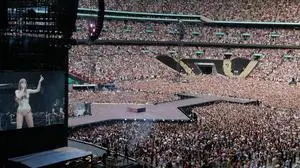 Entertainment Bilder des Tages Taylor Swift performs in front of over 85,000 fans at Wembley Stadium as Taylor Swift Era s Tour arrives in London, on 21st June, 2024. PUBLICATIONxNOTxINxUK
