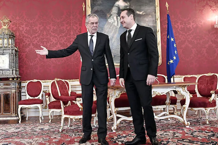 Am 16. Dezember 2017 wurde die türkis-blaue Regierung angelobt. Strache hatte seitdem die Funktion des Vizekanzlers und des Sportministers inne.