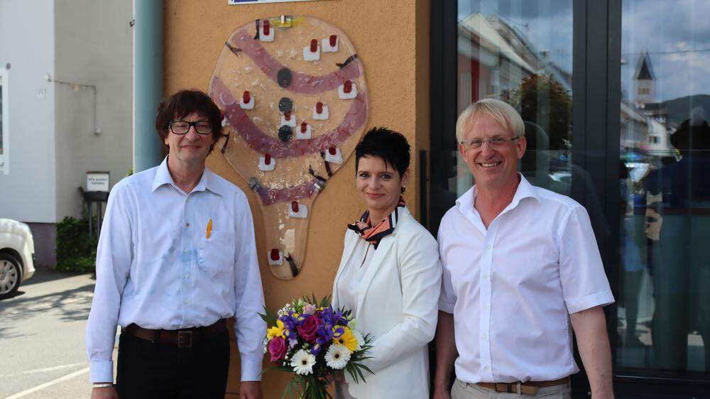 Künstler Rudi Benétik, Obfrau Bettina Sulzer-Gallant, Bürgermeister Wolfgang Gallant (von links) 