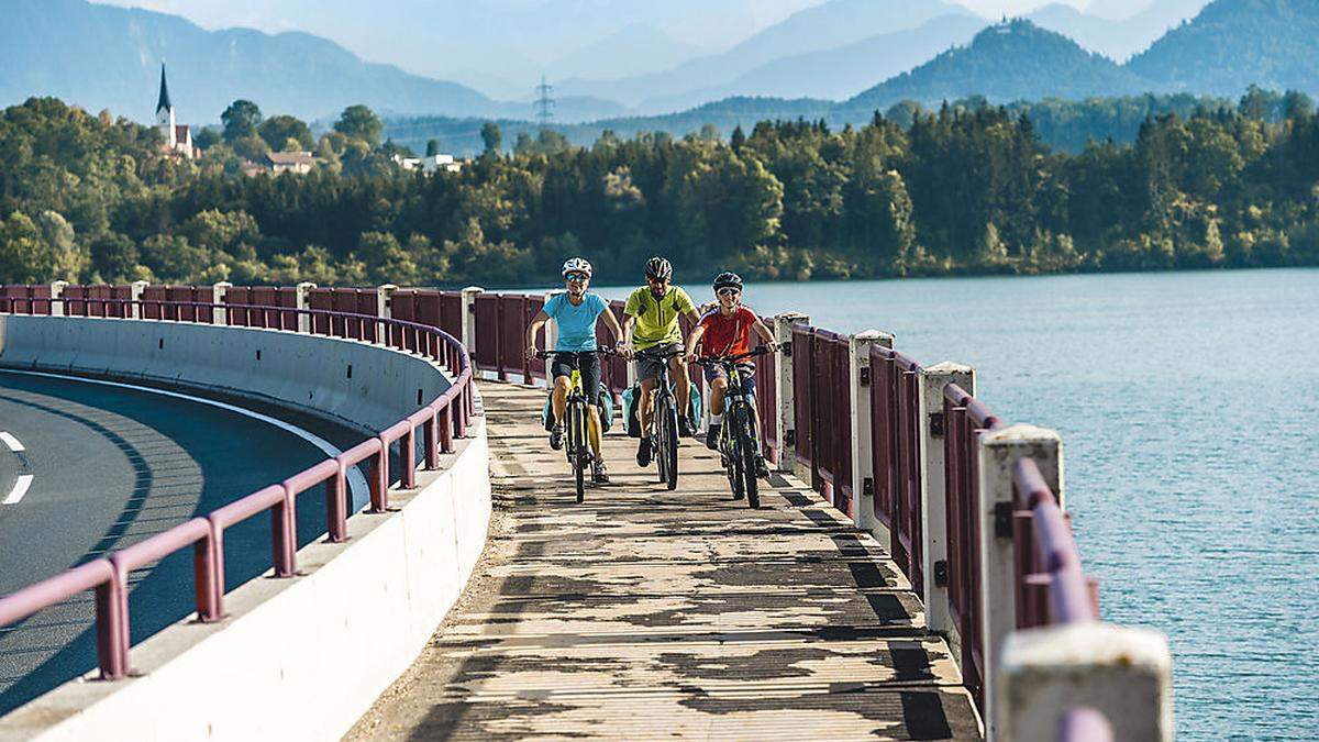 Radweg beim Drau-Stausee in Völkermarkt