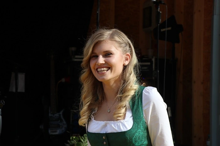 Die Wahl gewonnen hat Christine Knoll aus Arzberg.