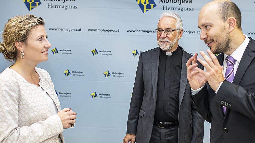 Im Gespräch: Ministerin Susanne Raab, Bischof Josef Marketz, Staatssekretär Dejan Valentinčič