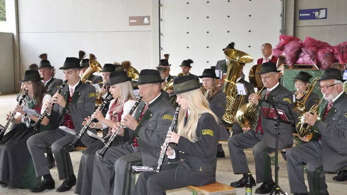 Eröffnet wurden die Feierlichkeiten mit einem musikalischen Beitrag des Musikvereins St. Oswald-Möderbrugg.