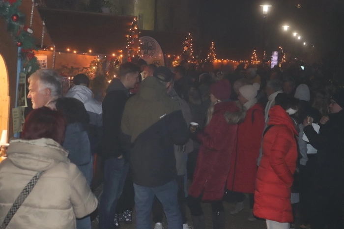 Klicken Sie sich durch die Bilder vom St. Andräer Christmas Walk.
