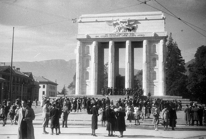 Das 1926 bis 1928 in Bozen errichtete "Siegesdenkmal" – Monument faschistischer Macht und Herrschaft, Aufnahme um 1930