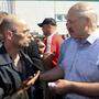Vor dem Minsker Radschlepperwerk, wo Präsident Lukaschenko am Montag zu einem Besuch eintraf, schlug ihm nicht viel Sympathie entgegen 