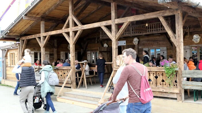 Wenn das kein Grund zum Feiern ist: Seit zehn Jahren gibt es schon Taupes Genusswiesn am St. Veiter Wiesenmarkt. 