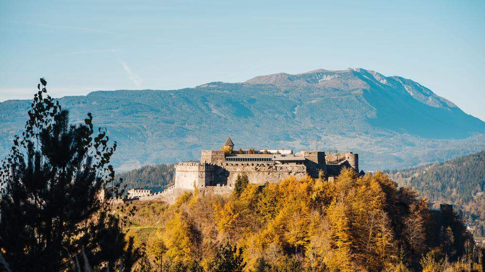 Herbst auf der Burg Landskron