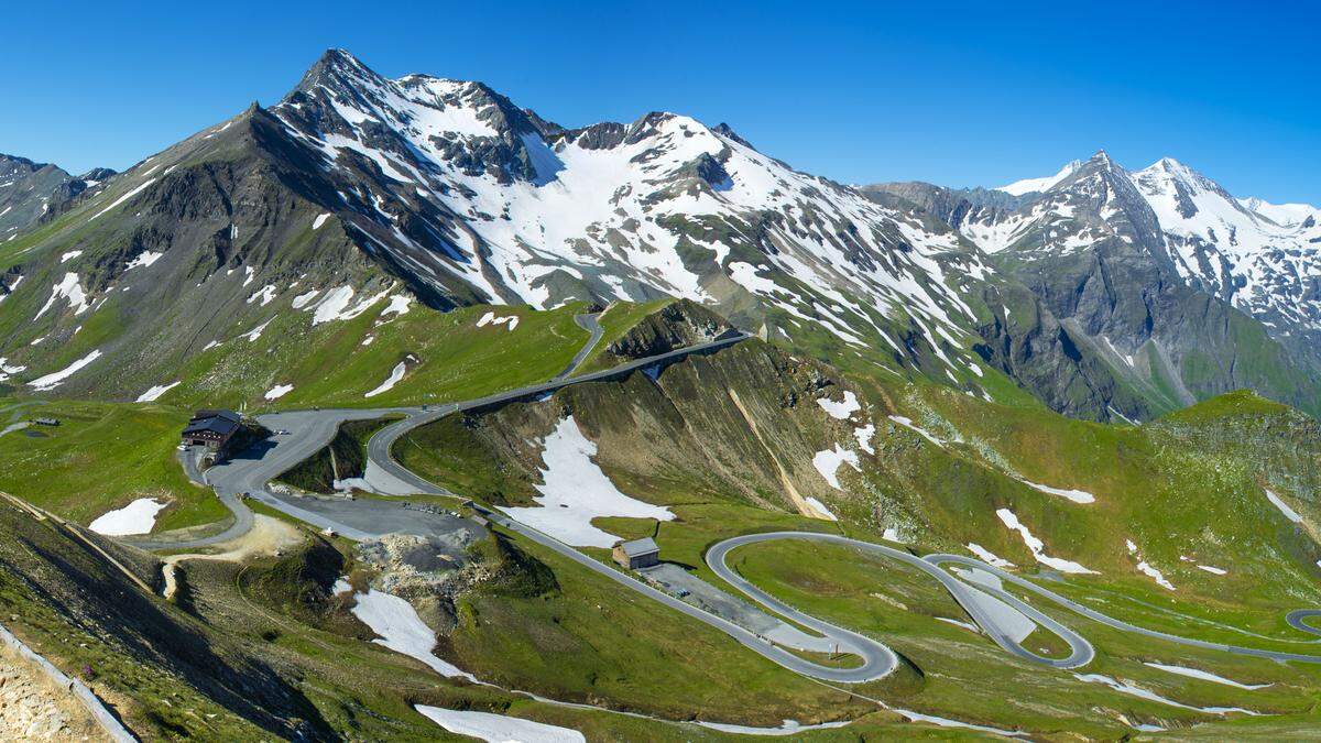 Panoramablick von der Edelweißspitze, die ihren Namen vom Erbauer der Großglockner Hochalpenstraße Franz Wallack hat