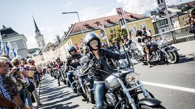 Harley Parade 2018 am Hauptplatz Villach
