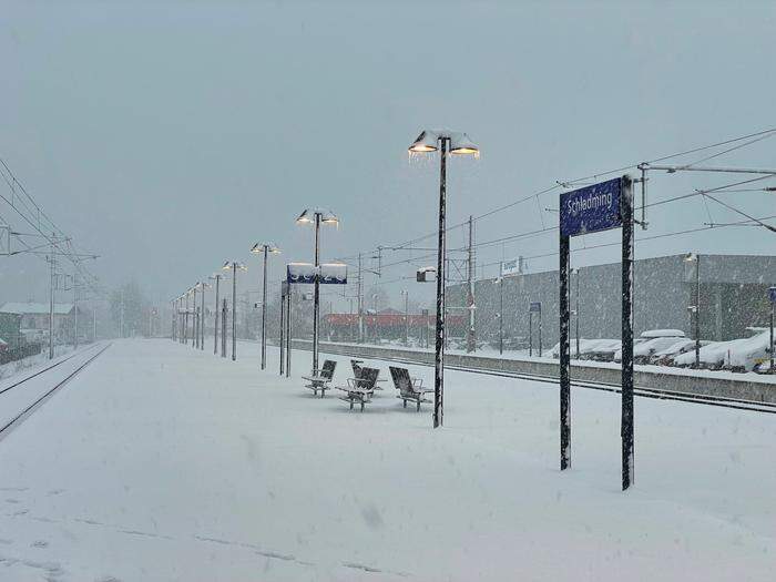 Winterlich auch am Bahnhof in Schladming 