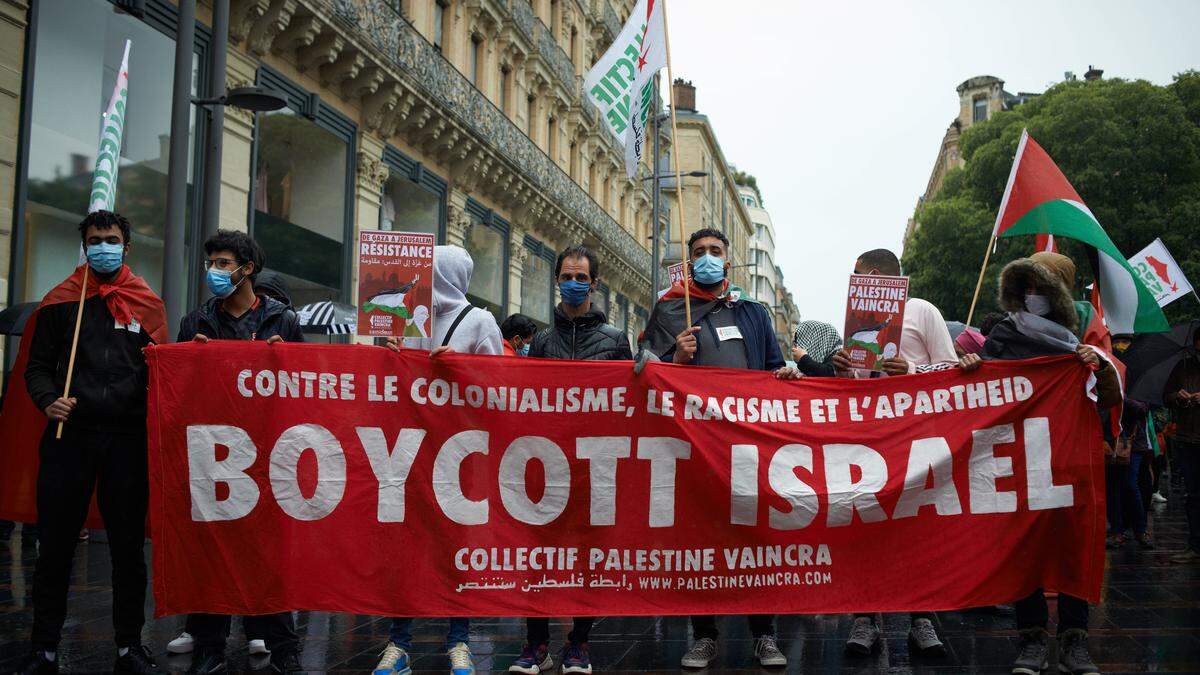 Boykottaufruf auf einer Demonstration in Frankreich 2021  | Boykottaufruf auf einer Demonstration in Frankreich 2021 