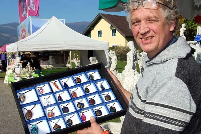 Der Markt erweist sich dabei nicht nur als Gradmesser der heimischen Wirtschaft, sondern hat auch Volksfestcharakter.
