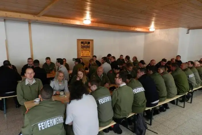 Im Stationsbetrieb wurden Theorie und Praxis in Wissensspielen absolviert.