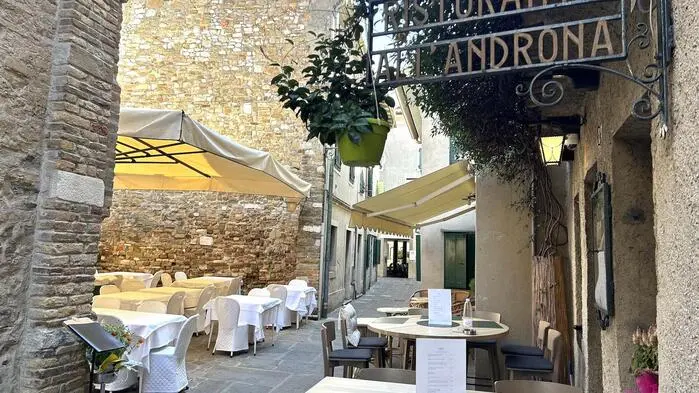 Die Gastronomen in Grado leiden unter der Hitze, weil die Gäste ausbleiben