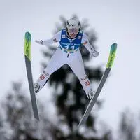 Lisa Hirner springt von der Olympia-Schanze in Predazzo