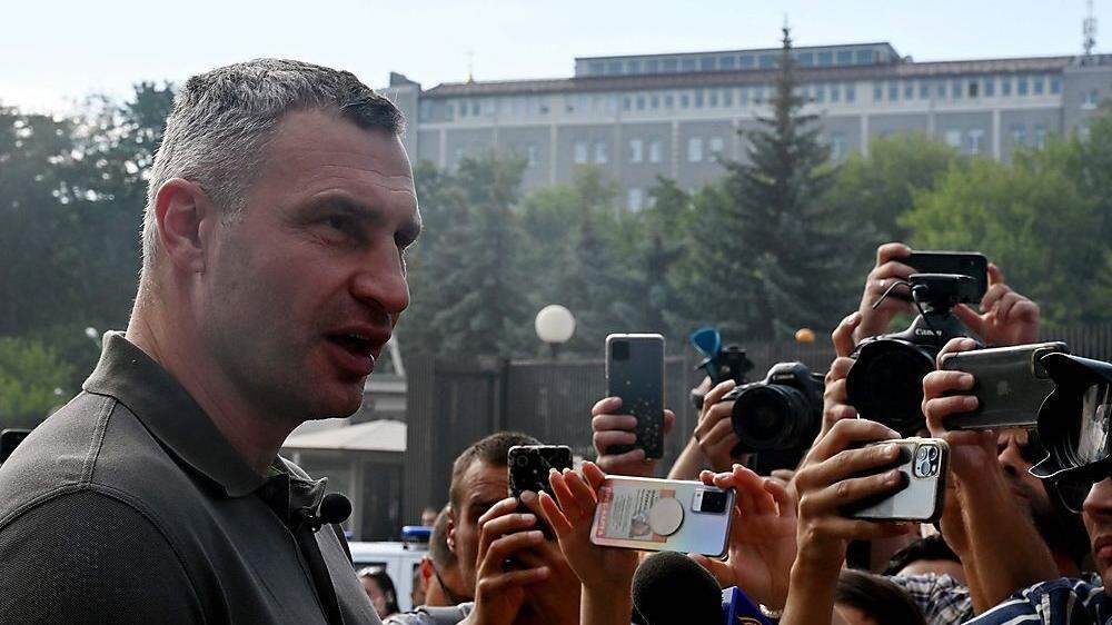  In den vergangenen Wochen saßen mehrere europäische Politikerinnen und Politiker den Trick-Anrufen des angeblichen Oberbürgermeisters von Kiew, Vitali Klitschko, auf.