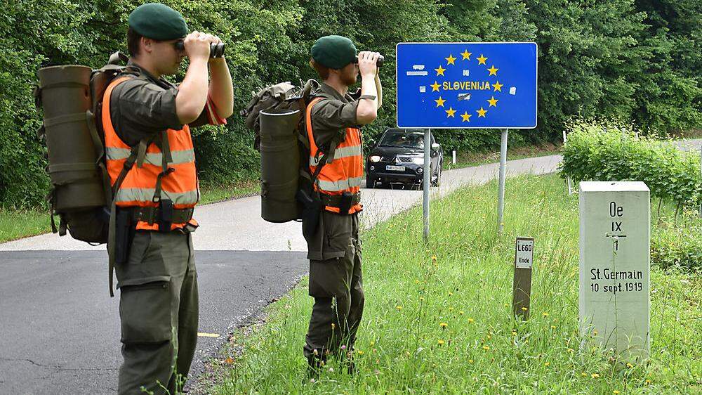 Soldaten an der steirisch-slowenischen Grenze