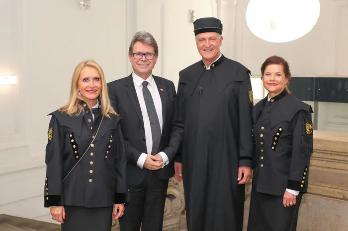 Barbara Romauer, Bildungsminister Martin Polaschek, Peter Moser und Christina Holweg