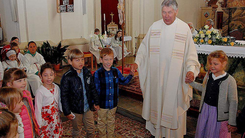 Robert Knopper beim Gottesdienst mit Kindern