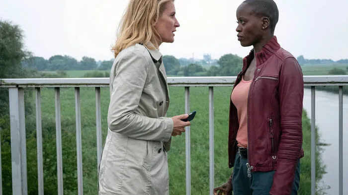 Florence Kasumba schreibt heute TV-Geschichte. Denn die 42-jährige ist heute als erste dunkelhäutige "Tatort"-Kommissarin zu sehen.