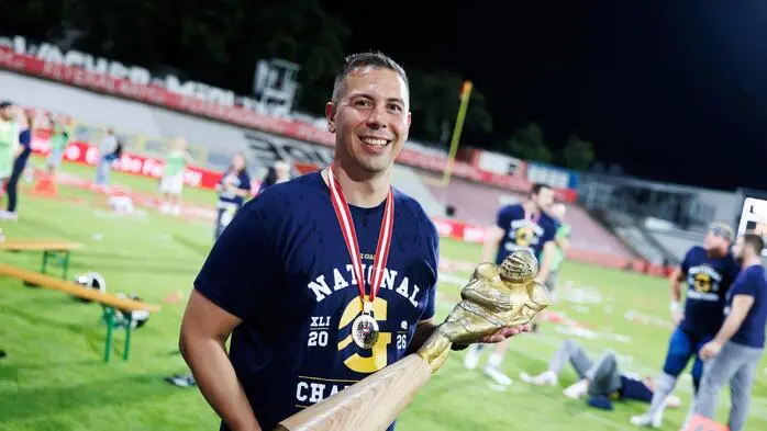 Trainer Stefan Pokorny freute sich über  den Meistertitel 