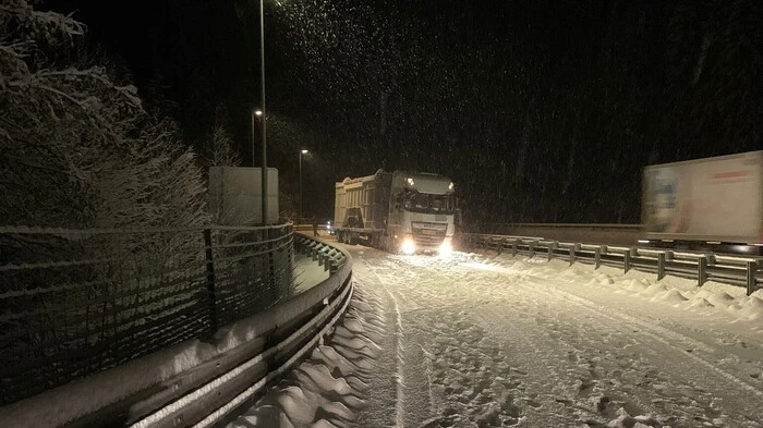 Nächtlicher Schneefall sorgte für Feuerwehreinsätze