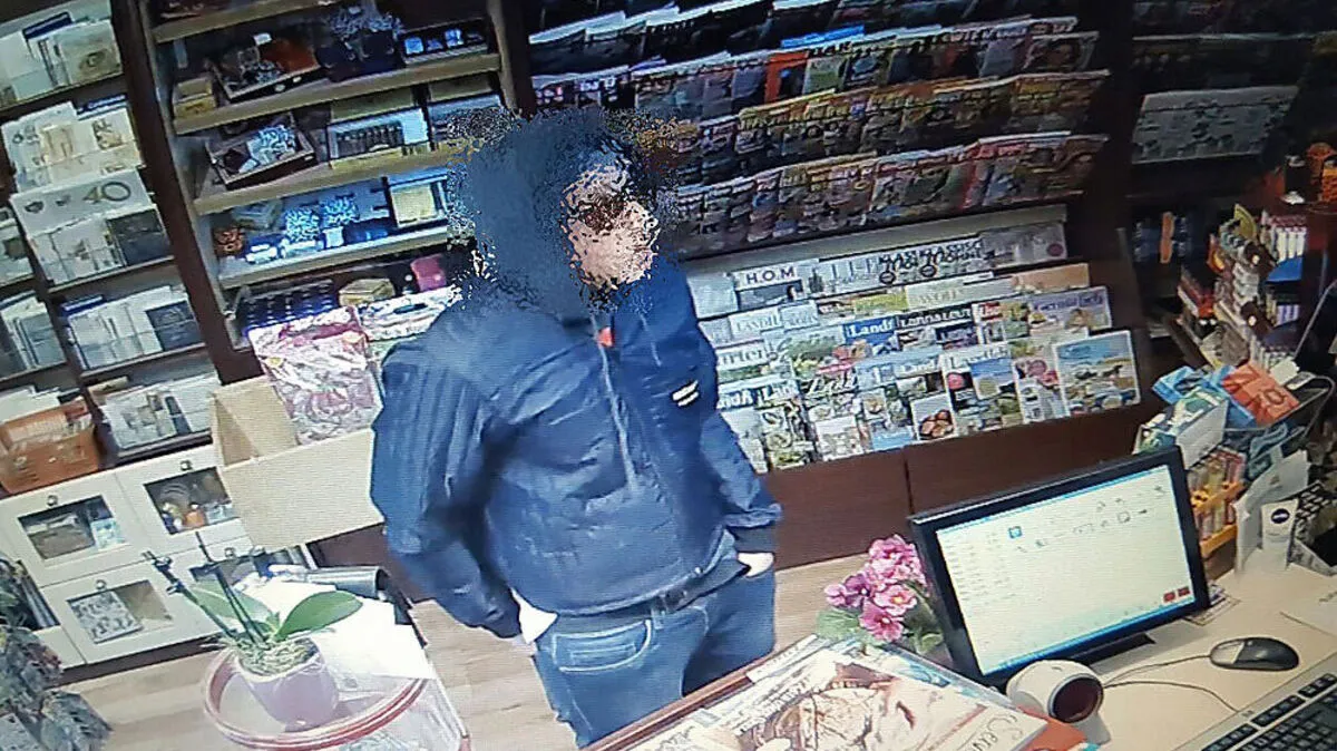 Dieser Mann wurde gesucht. Er stellte sich schließlich selbst der Polizei