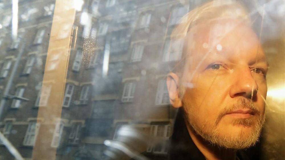 Julian Assange wird Ehrenmitglied des PEN-Zentrums