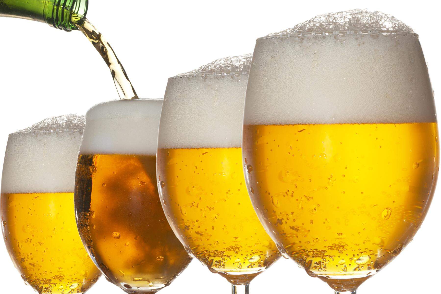 Bier-Alarm | Es wird weniger Bier getrunken:  Hopfenüberangebot und sinkende Preise