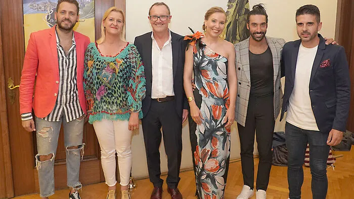 Sänger Manuel Soto Contreras, Bundesforste Vorstand Rudolf Freidhager, Bundesforste Beriebsleiterin Antje Güttler, Intendantin Julia Malischnig, Flamenco-Tänzer Eduardo Guerrero und Gitarrist Javier Ibáñez