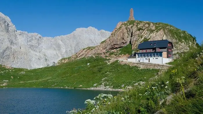 Die Wolayersee-Hütte ist ein beliebtes Ausflugs- und Übernachtungsziel