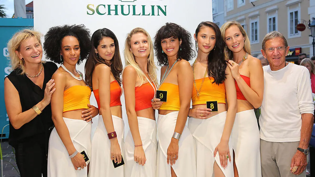 Anne Marie und Hans Schullin bei der Präsentation der Schmuck-Kollektion.