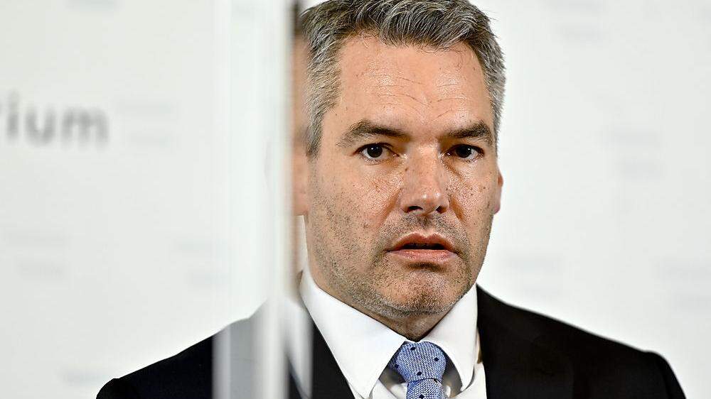 Innenminister Karl Nehammer steht nach den Ermittlungspannen unter Kritik