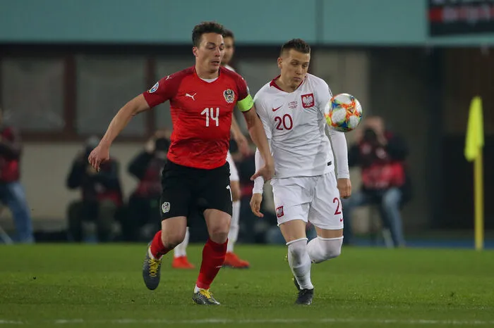 Julian Baumgartlinger: 4 Der Kapitän spielte in vertrauter routinierter Weise. Sorgte für Ordnung im Mittelfeld und brachte Linie in das Spiel der Österreicher. 