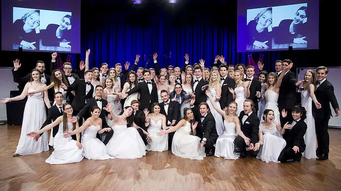 Tanz, Musik und Glamour: Gesittet ging es auch beim Ball der Ursulinen zu