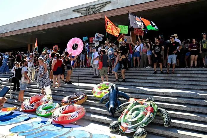 Die Demonstration startete am Bahnhof von Venedig