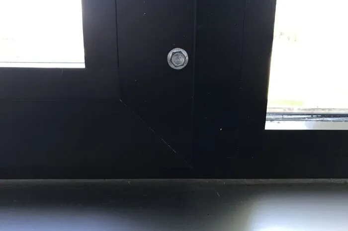 Oder besagte Fenster wurden verschraubt.