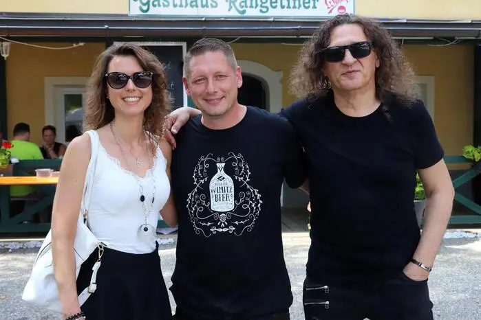 Am Foto: „Tommy R. & Vivian“ mit Tommy Rakic und Vivian Schumann mit dem Rangetinerwirtn.