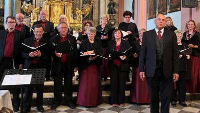 Der Chor „pro musica“ und Bariton David McShane traten beim Friedenskonzert in der Pfarrkirche Mooskirchen auf