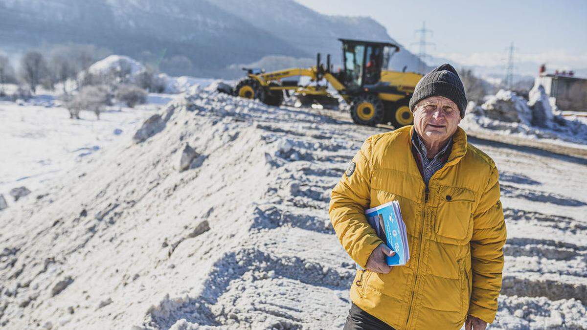 Michael Pirker, Einsatzleiter vom Winterdienst, hat seit 34 Jahren ein wachsames Auge auf das Klagenfurter Schneedepot. 