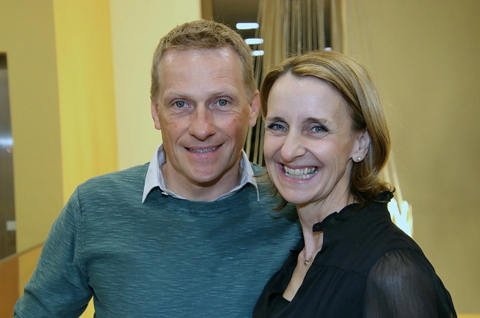 Andreas Amreich vom Verein "Kultur.Hunger" eröffnete den Abend, in der Folge bot das Trio Klemens Kollmann, Pia Neururer und Kathrin Ully alias "Blasbalg" einen bunten Ablauf von Melodien und Texten, durchwegs aus der Feder der drei Protagonisten.